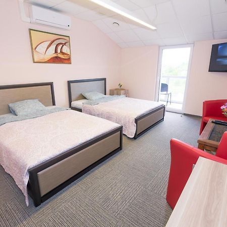 Rezidencija "Prieplauka" Hostel Alytus Bagian luar foto